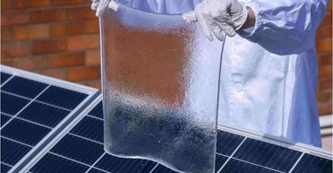 Солнечные панели можно не выбрасывать: прозрачная пленка делает их работу лучше (фото)