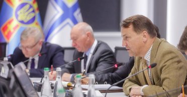 БПЛА прилетели из Беларуси: РФ специально атаковала Польшу с воздуха, — Сикорский