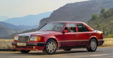 Эталон надежности: Mercedes-Benz W124 отмечает 40-летие (фото)
