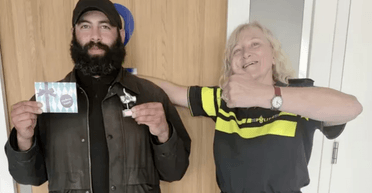 Нове життя: для "чесного" бездомного зібрали 34 тисячі євро за день (фото)