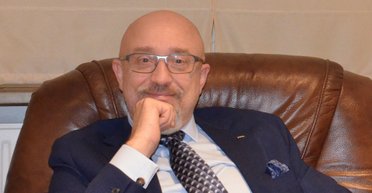 Ексміністр оборони Резніков повертається до юридичної практики: його право як адвоката поновлено