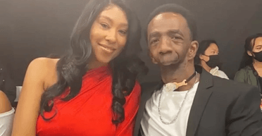 "Люди тікали від мене": чоловік, який народився без щелепи, зміг знайти своє кохання (відео)