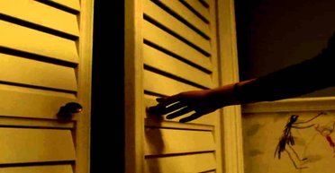 "Мороз по коже": женщина наткнулась на чердаке на жуткую находку (фото)