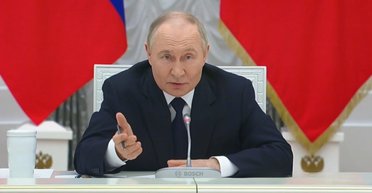 Стреляли с вертолетов и хотели выборов: Путин объяснил, почему начал вторжение в Украину (видео)