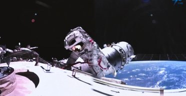 Китайську орбітальну станцію "Тяньгун" пошкоджено ударом із космосу: що відомо (відео)