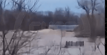 У російському Орську дамбу прорвало ще в одному місці: оголошено екстрену евакуацію (відео)