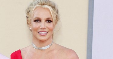 Бритни Спирс планирует сбежать в Лондон, чтобы избежать контроля отца и давления от бывшего мужа