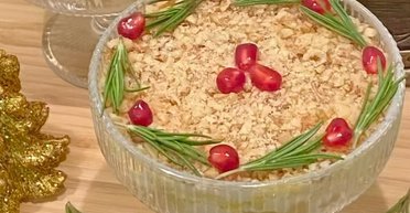 Святковий салат із куркою та ананасом: дуже простий рецепт ефектної закуски