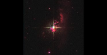 Телескоп Хаббл обнаружил сюрпризы для ученых вокруг звезды, взорвавшейся 50 лет назад (фото)