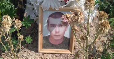 У РФ у "безсмертний полк" потрапив загиблий в Україні вбивця бабусь, — соцмережі (фото)