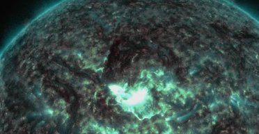 Потужний вибух на Сонці: вчені назвали дату, коли буде сильна магнітна буря (фото)