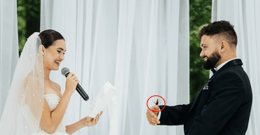 Фотографу удалось поймать "знак судьбы" во время свадьбы известной пары в Украине (фото, видео)