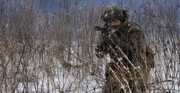"Техніки майже не бачимо": у ЗСУ розповіли про "м'ясні" штурми під Покровськом (карта)