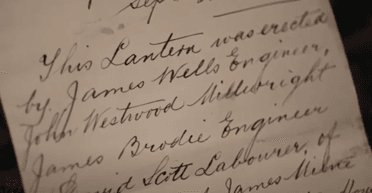 "Карта скарбів": чоловік виявив 132-річне послання в стіні старовинного маяка (відео)