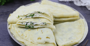 Млинці зі шпинатом і сиром фета: ідеальний варіант для сніданку або легкої вечері