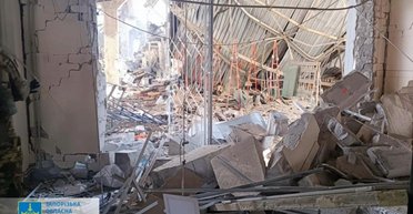 ВС РФ ударили ракетой по предприятию в Запорожье: погибли три человека (фото)