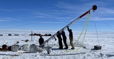 В Антарктиде достали на поверхность "капсулу времени", возрастом 6 миллионов лет (фото)