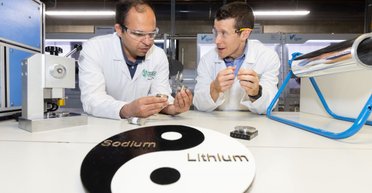 Батарея з літієм і натрієм перевершила всі акумулятори: що зробили вчені