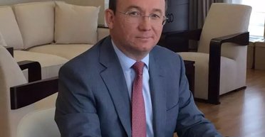 Не из-за взрывов на НПЗ: росСМИ назвали причину смерти вице-президента "Лукойла" (фото)