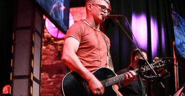 Мірзояна звинуватили в тому, що він розважається під час війни: що відповів виконавець (фото)