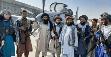 У "Талибана" появились собственные ВВС. Какие самолеты и вертолеты достались боевикам?