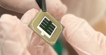 Солнечные панели покрыли лезвиями: достигнута эффективность генерирования энергии 31,2%