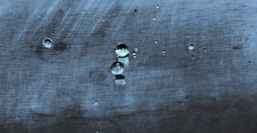 Фізики відкрили новий спосіб змусити воду парити над поверхнею: чим це допоможе АЕС