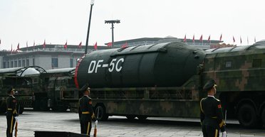 Китай на параде показал ядерную ракету, радиус действия которой охватывает всю планету (видео)