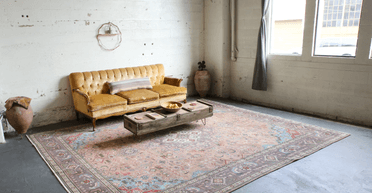 Жінка купила будинок і знайшла загадковий символ під килимом: люди радять їй переїхати (фото)