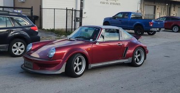 Украинец превратил винтажный Porsche в сверхскоростной электрокар (видео)