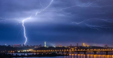 Більшість регіонів України накриють грози: у ДСНС оголосили "жовтий" рівень небезпеки