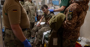 Реальний досвід і стандарти НАТО: Міноборони змінює правила надання меддопомоги на передовій