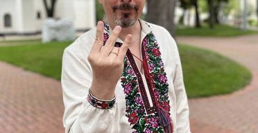 Скандал через флешмоб до Дня Незалежності: Мінкульт попросило вибачення за символ тризуба