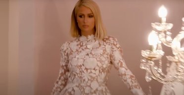 "Перетворилося на попіл": Періс Гілтон показала зруйнований пожежою будинок (відео)