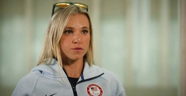 На Паралимпиаде спортсменку попросили снять украинскую наклейку со шлема: детали скандала