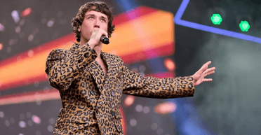 "Поверніть гроші": відомого українського співака пограбували (фото)