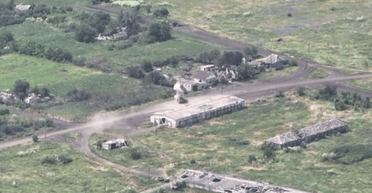 "Потеряли бойца": украинский беспилотник уничтожил БМД-2 с россиянами (видео)