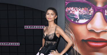 Зендея в мереживному бюстьє зʼявилася на публіці (фото)