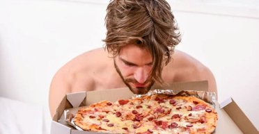 Какую пиццу выбирают мужчины, за которых лучше не выходить замуж: вирусный тест из соцсетей