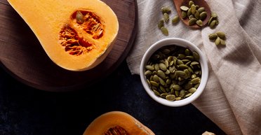 Осенний суперфуд: 7 полезных свойств тыквенных семечек для здоровья