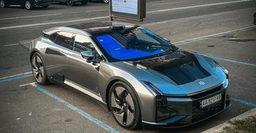 Футуристический дизайн и 670 сил: в Киеве засветился китайский электрокар за $72 000 (фото)