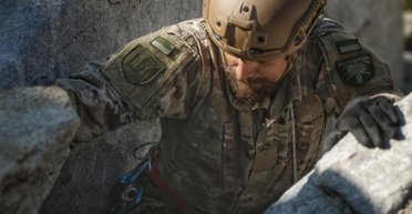 "Горы — их стихия": бойцы 128-й бригады прошли испытания, чтобы получить береты (фото)