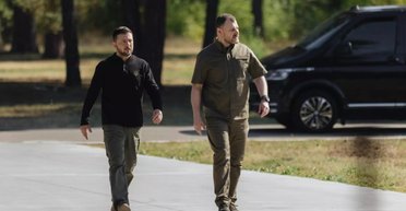 "Плани не остаточні": Зеленський може доєднатись до зустрічі Трампа і Путіна, — CBS News