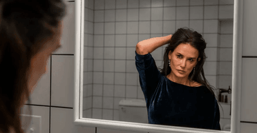 Боді-хоррор "Субстанція": чому критики і глядачі шоковані новим фільмом із Демі Мур