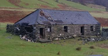 Чоловік перетворив покинутий корівник на будинок, де мріють жити мільйони (фото)