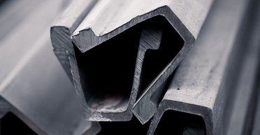 Залізна завіса. Як економіка виживає без "Азовсталі" та морського експорту