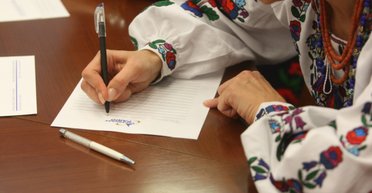 "Читає швидше, ніж Емінем": мережа вибухнула мемами після Радіодиктанту-2025 (фото)