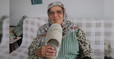 У Туреччині 80-річну бабусю засудили до 4 років в'язниці за удар капцем по руці онуки (фото)