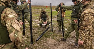 Сокращенные планы: Британия хочет отправить в Украину только инструкторов, а не боевые части