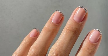 Корона для ногтей: главный тренд маникюра 2025 года